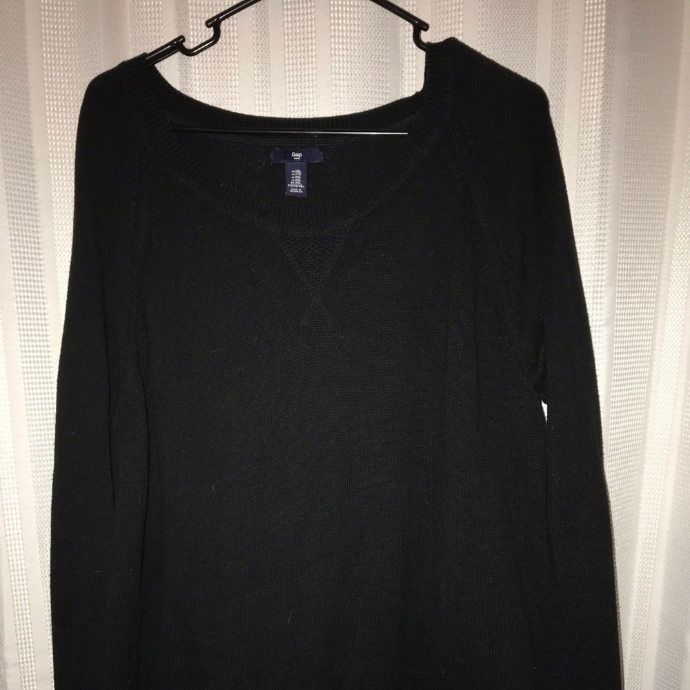 Gap sweater
